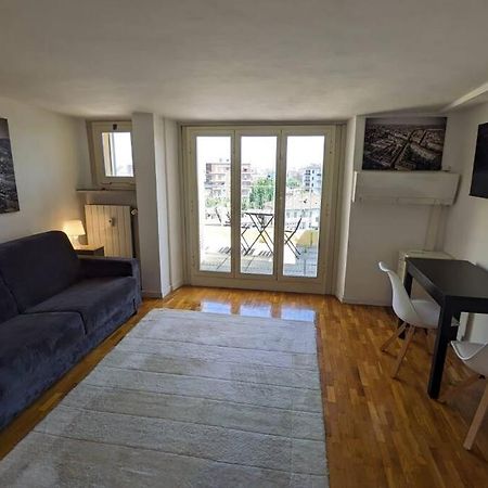 Amazing Apartment With View Near Metro Турин Экстерьер фото