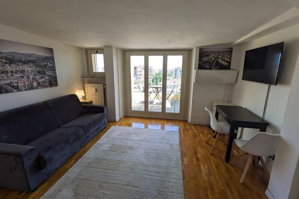 Amazing Apartment With View Near Metro Турин Экстерьер фото
